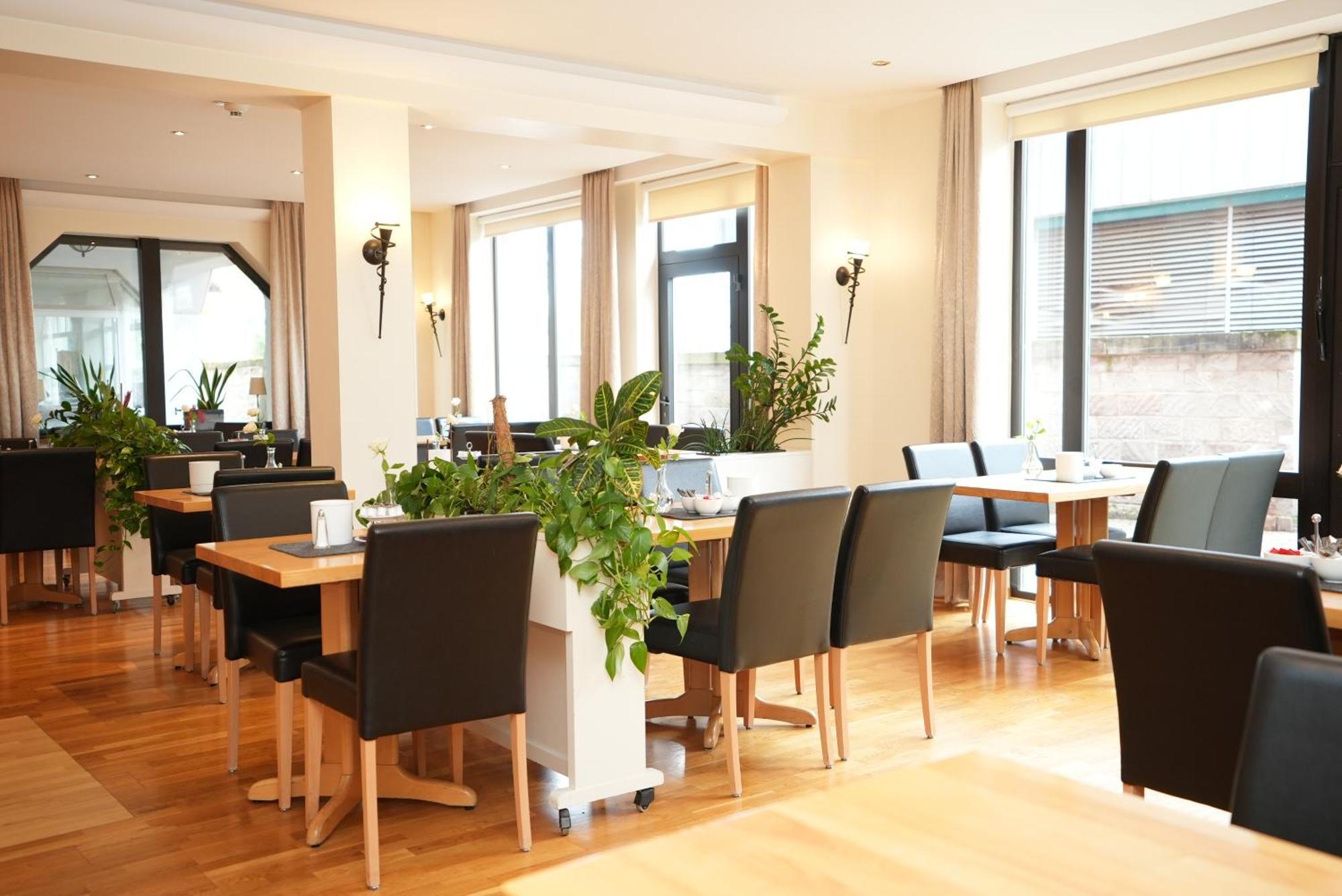 Uno Hotel Posthof Saarlouis Exterior photo