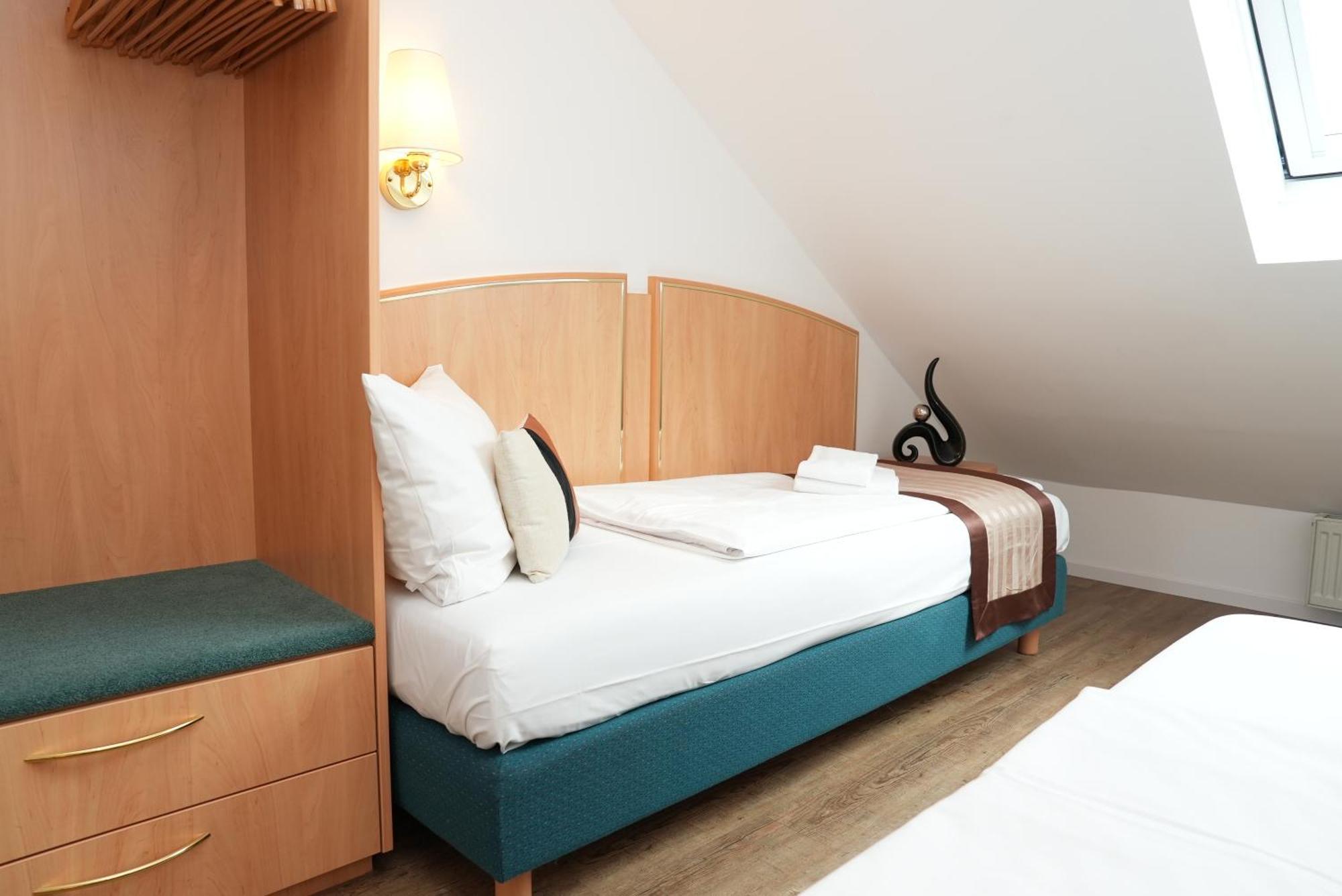 Uno Hotel Posthof Saarlouis Exterior photo