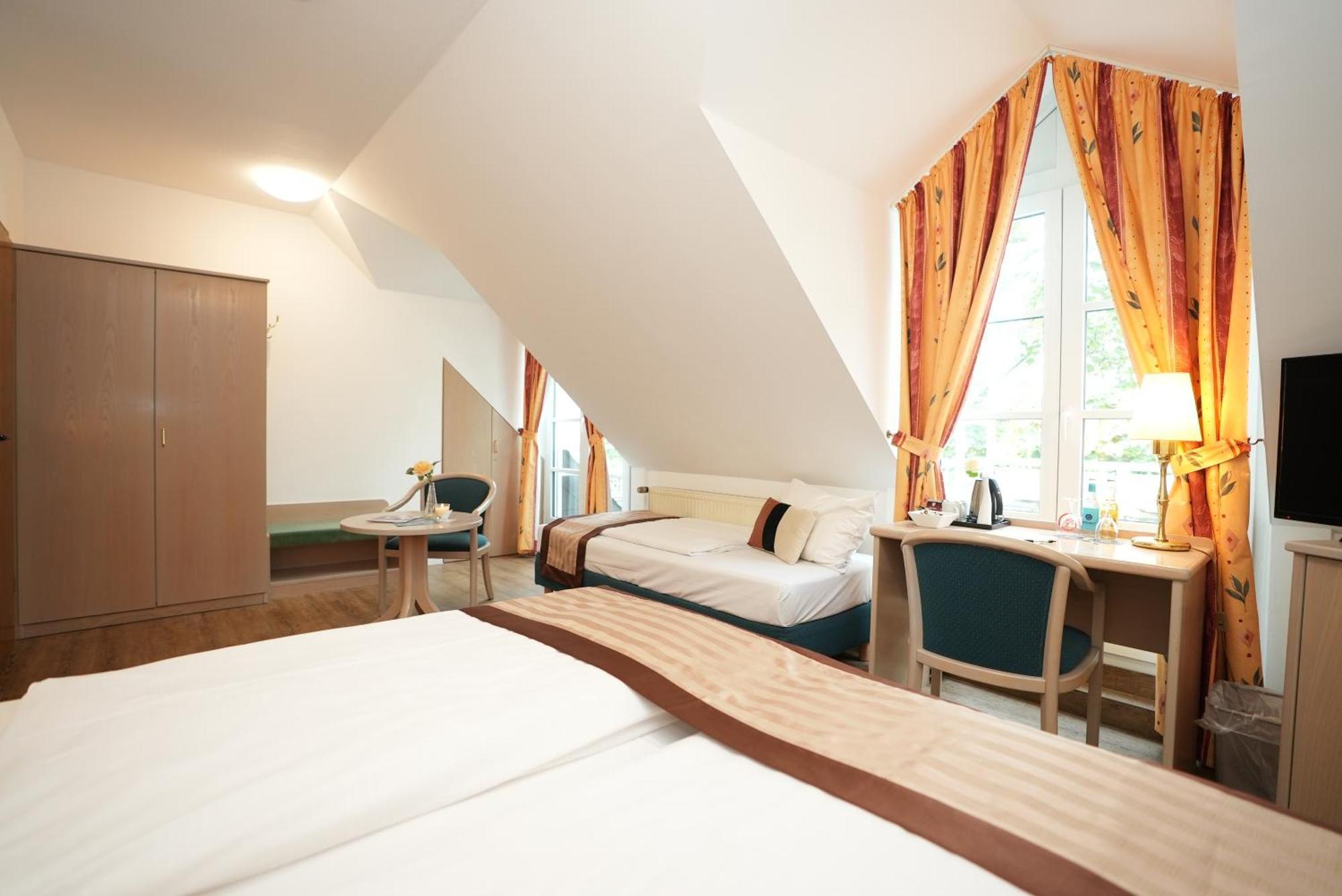 Uno Hotel Posthof Saarlouis Exterior photo