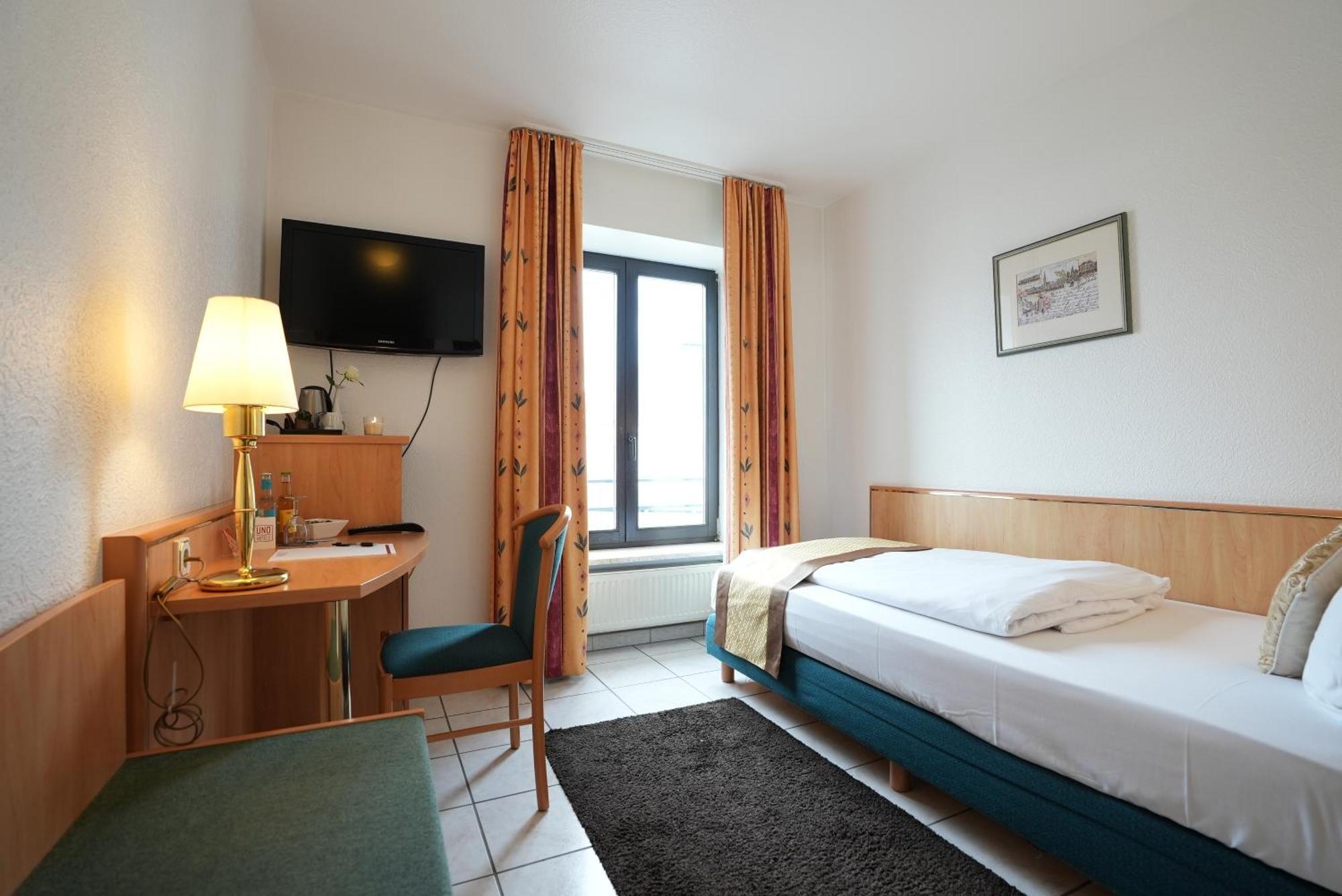 Uno Hotel Posthof Saarlouis Exterior photo